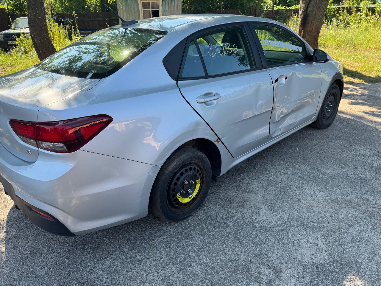 Kia Rio - фото 12