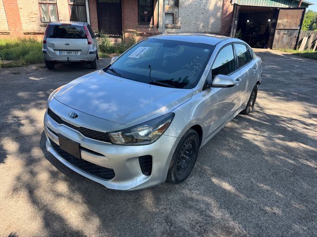 Kia Rio - фото 1