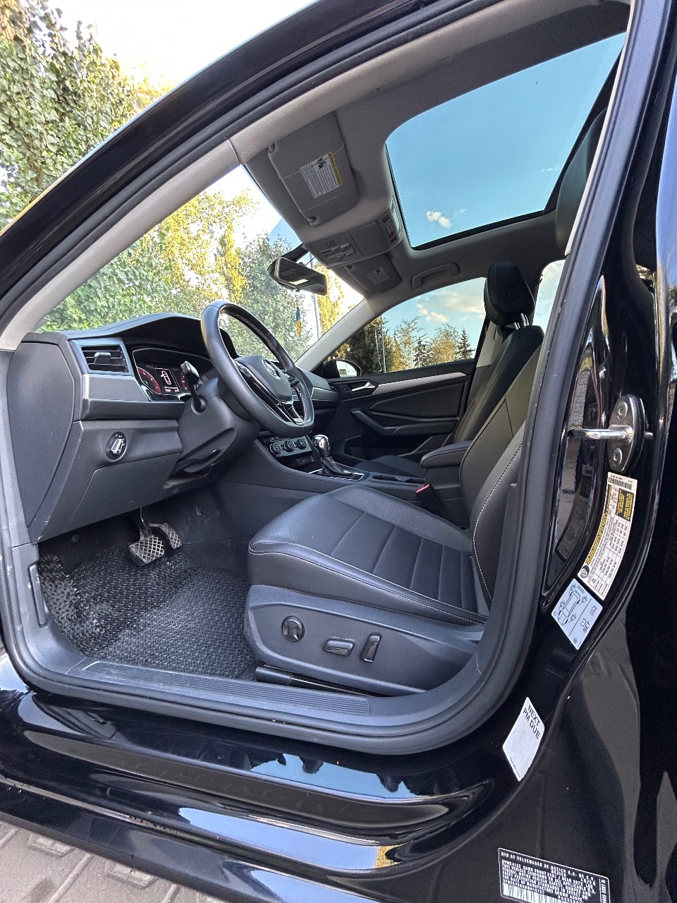 Volkswagen Jetta - фото 12