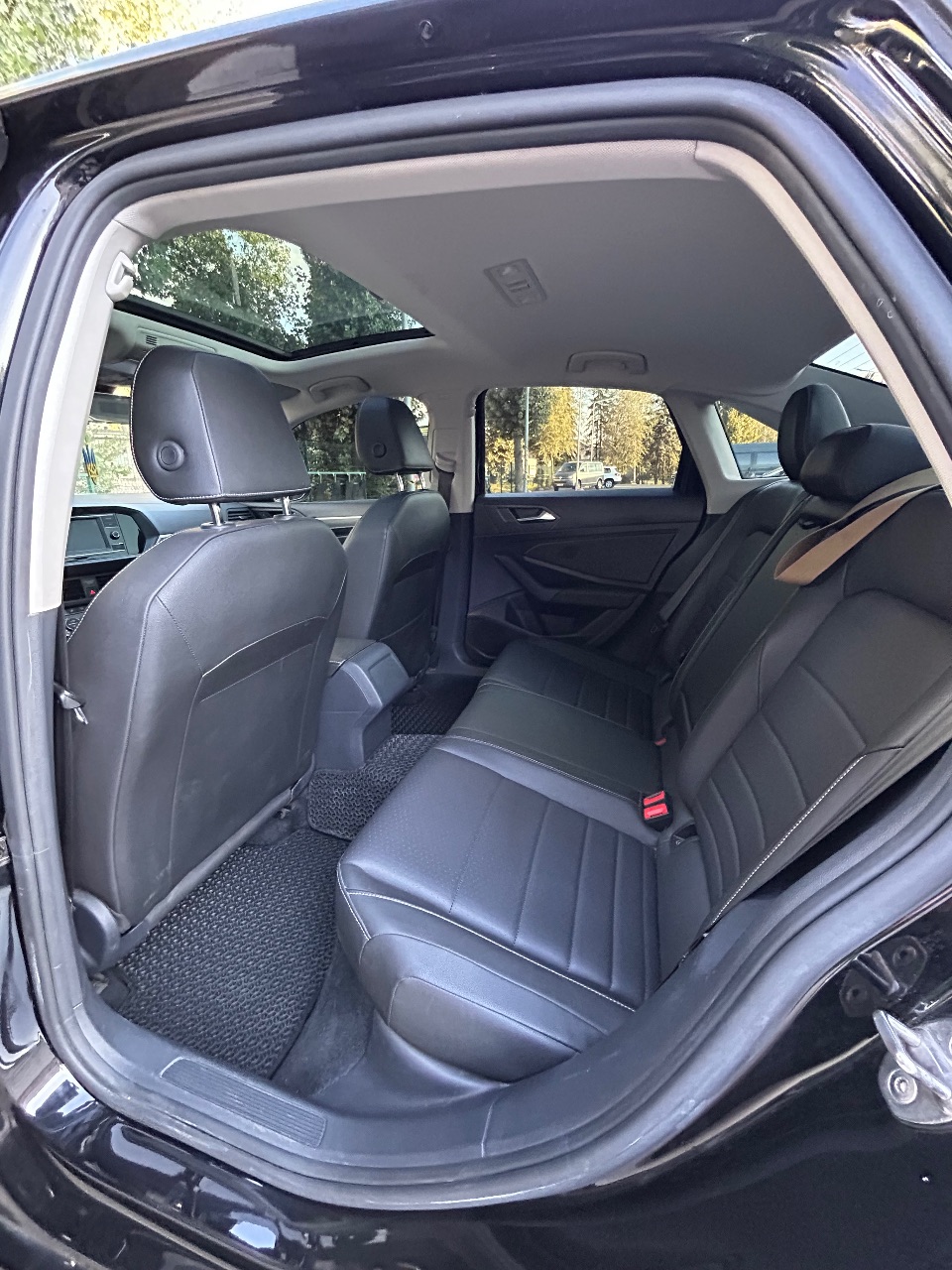 Volkswagen Jetta - фото 13