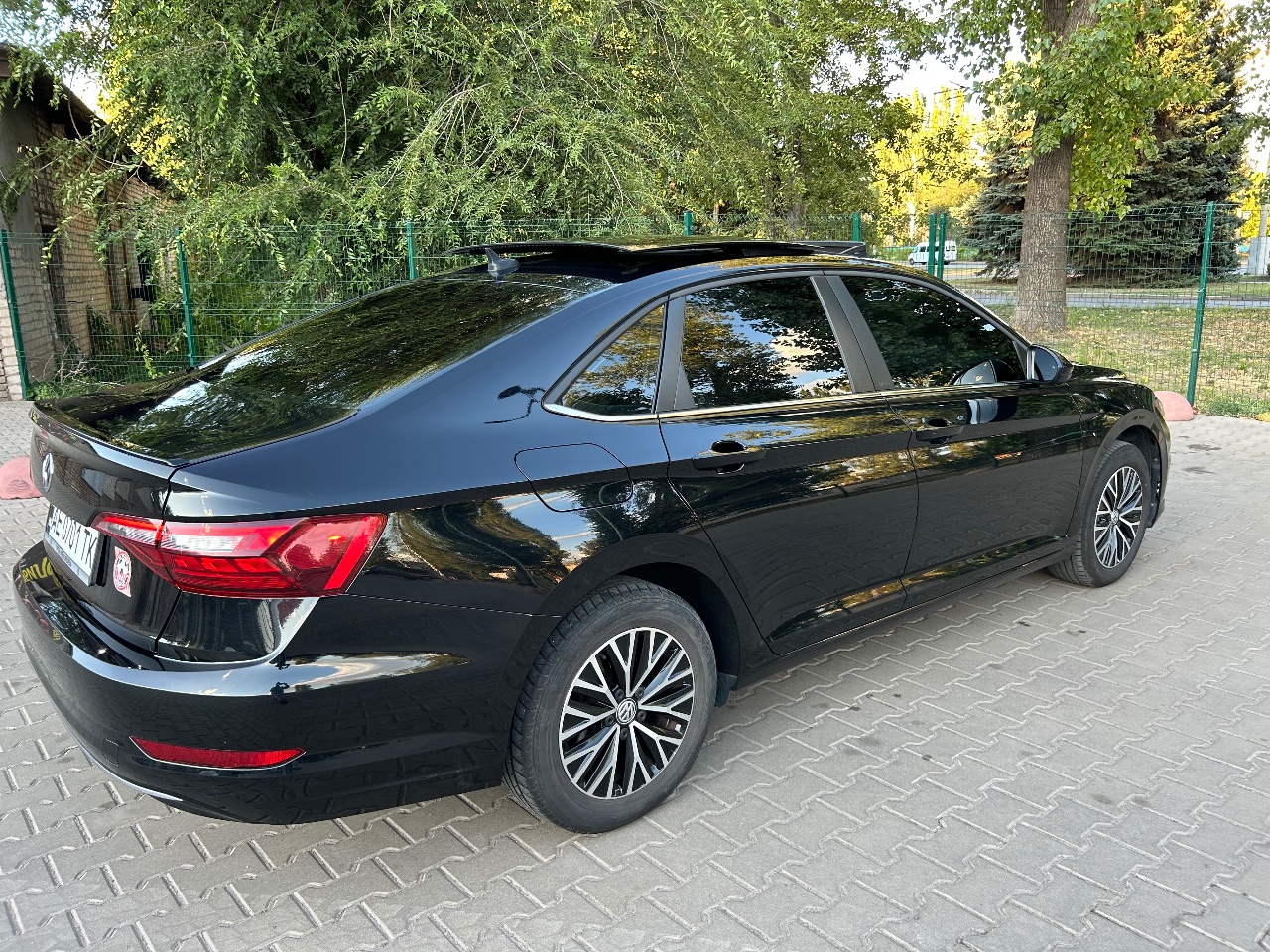 Volkswagen Jetta - фото 3