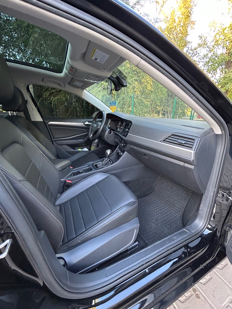 Volkswagen Jetta - фото 14