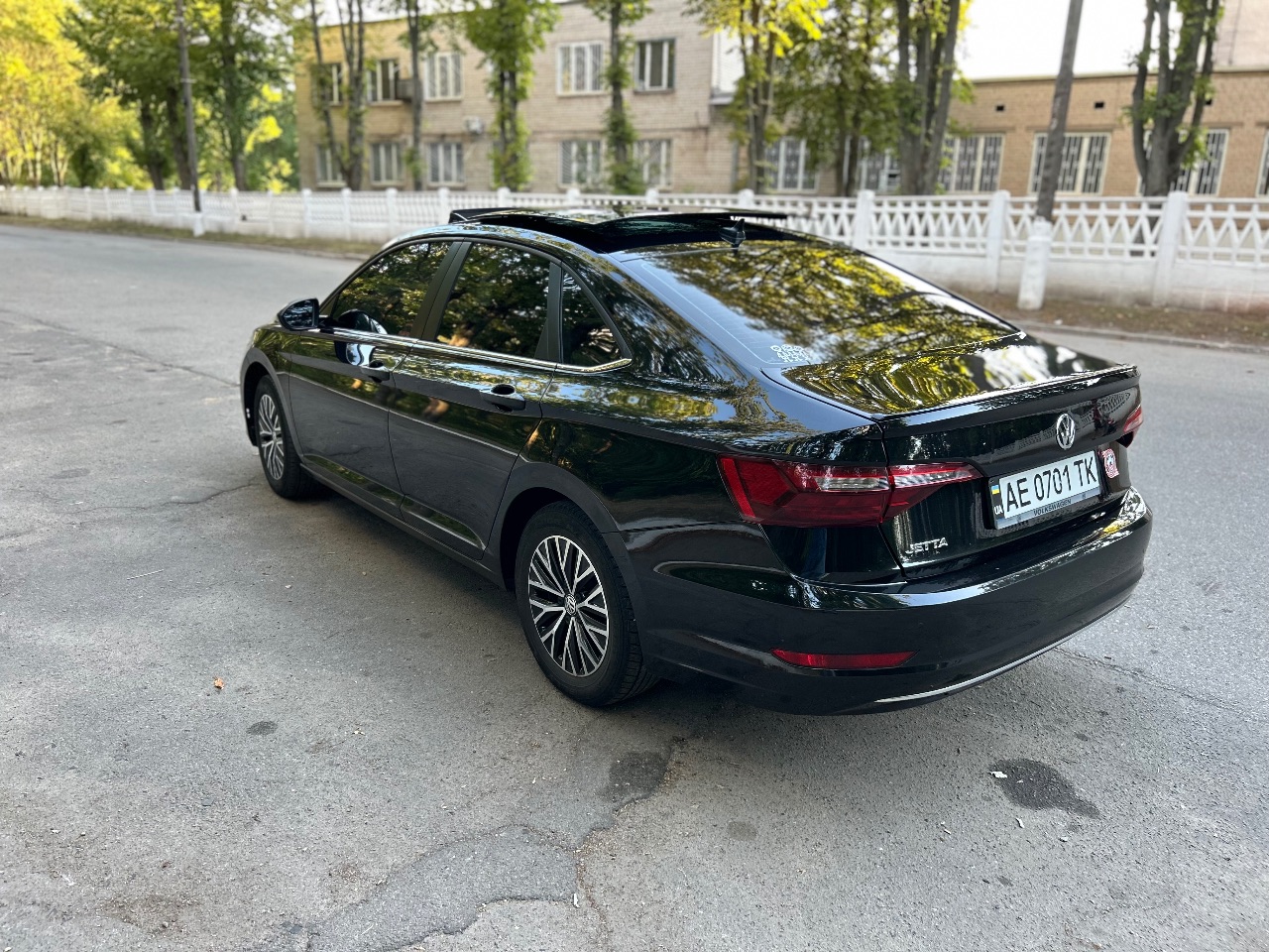 Volkswagen Jetta - фото 4