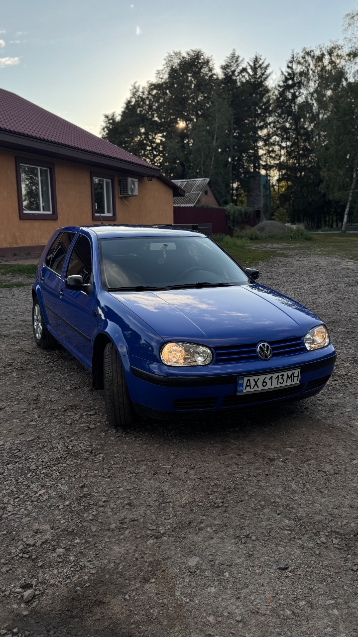 Volkswagen Golf - фото 1