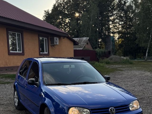 Volkswagen Golf - фото 1