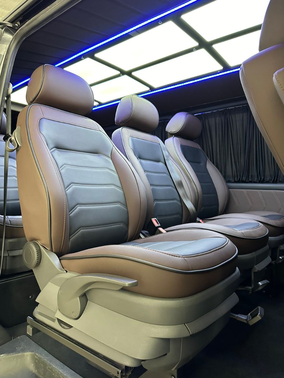 Volkswagen Transporter - фото 14