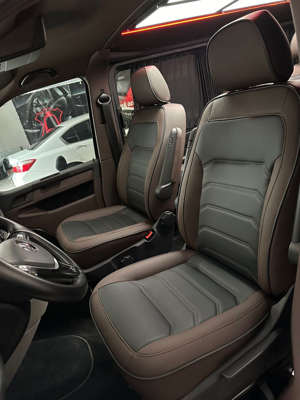 Volkswagen Transporter - фото 8