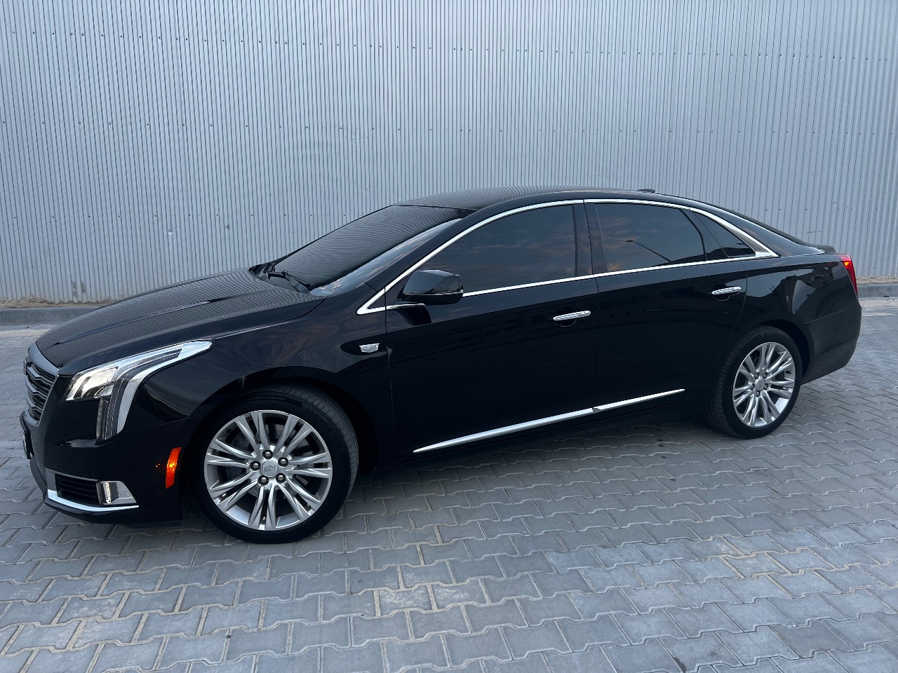 Cadillac XTS - фото 9