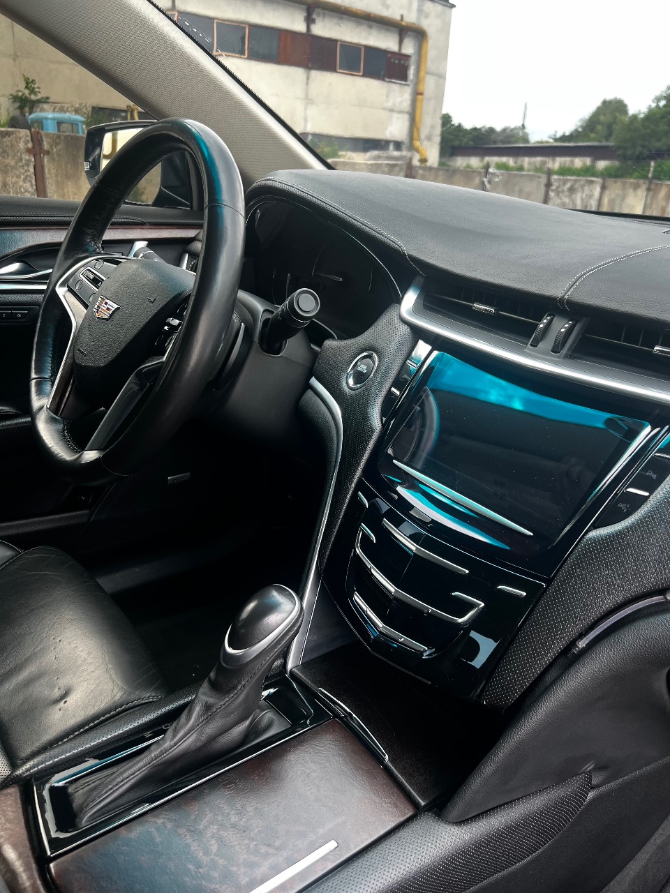 Cadillac XTS - фото 30