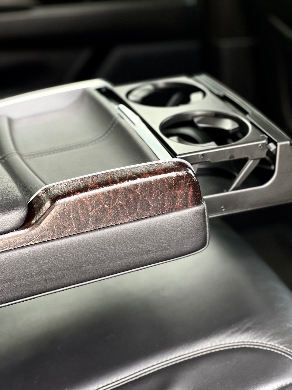 Cadillac XTS - фото 32