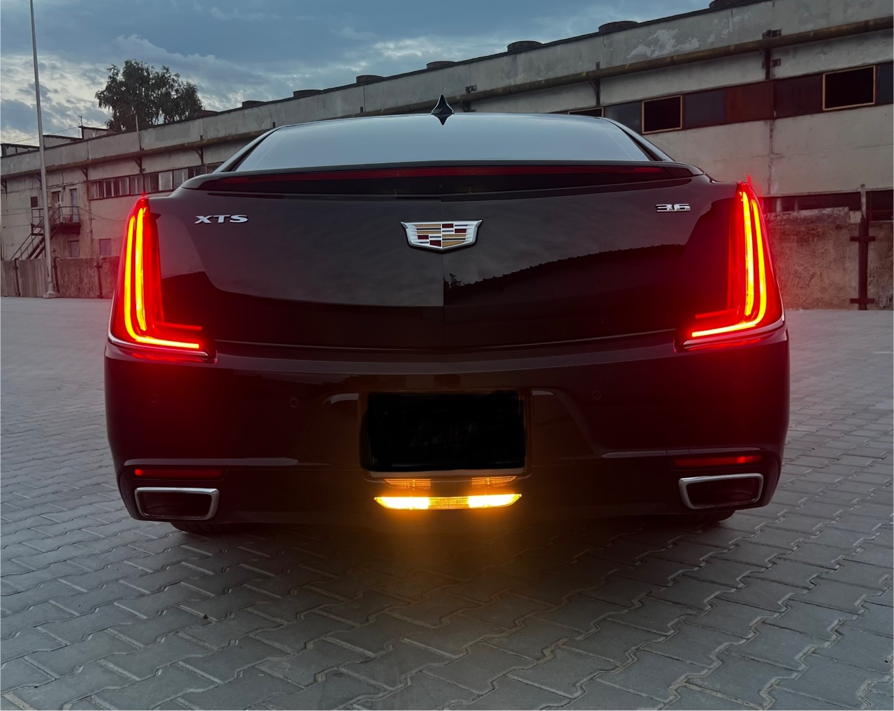 Cadillac XTS - фото 15
