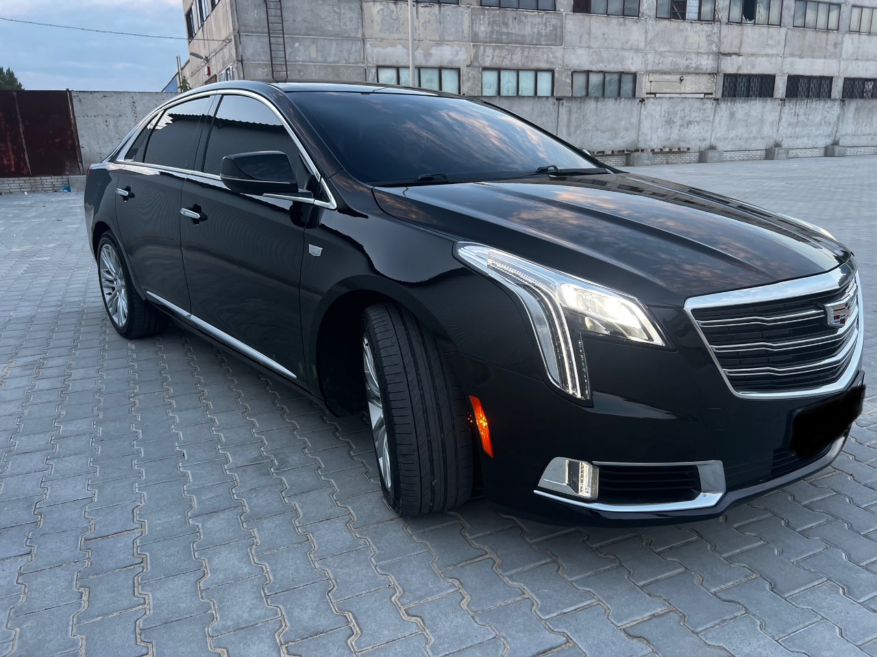 Cadillac XTS - фото 10