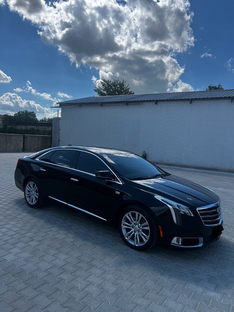 Cadillac XTS - фото 1