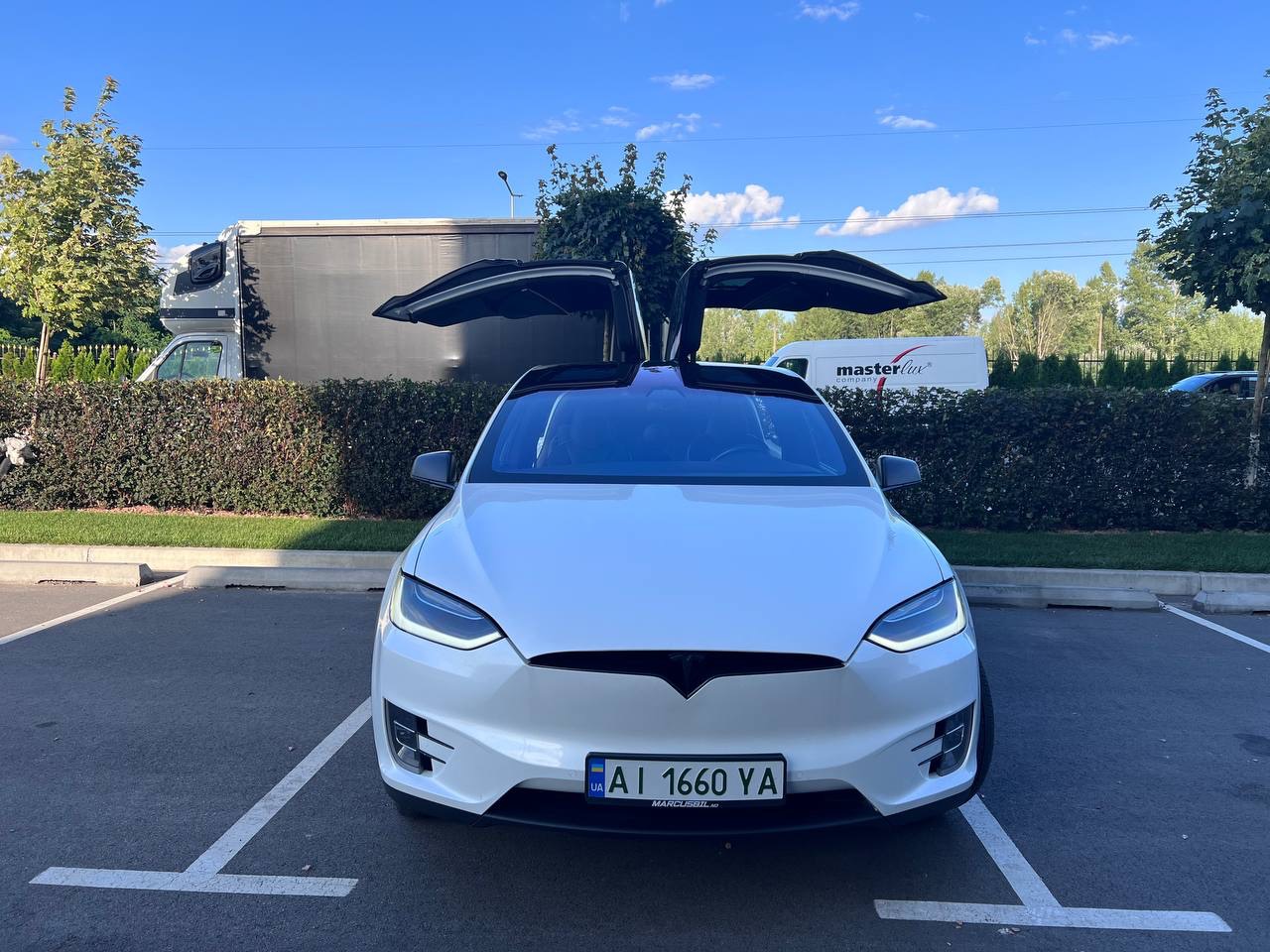 Tesla Model X - фото 7
