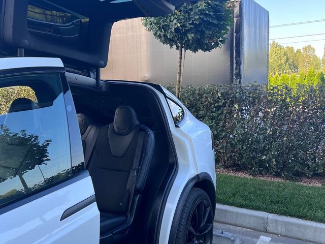 Tesla Model X - зображення 4