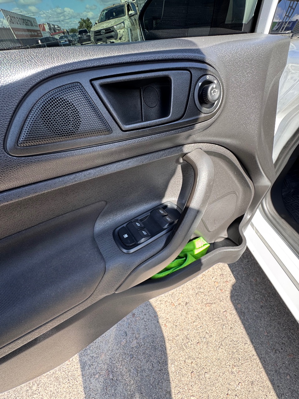 Ford Fiesta - фото 36
