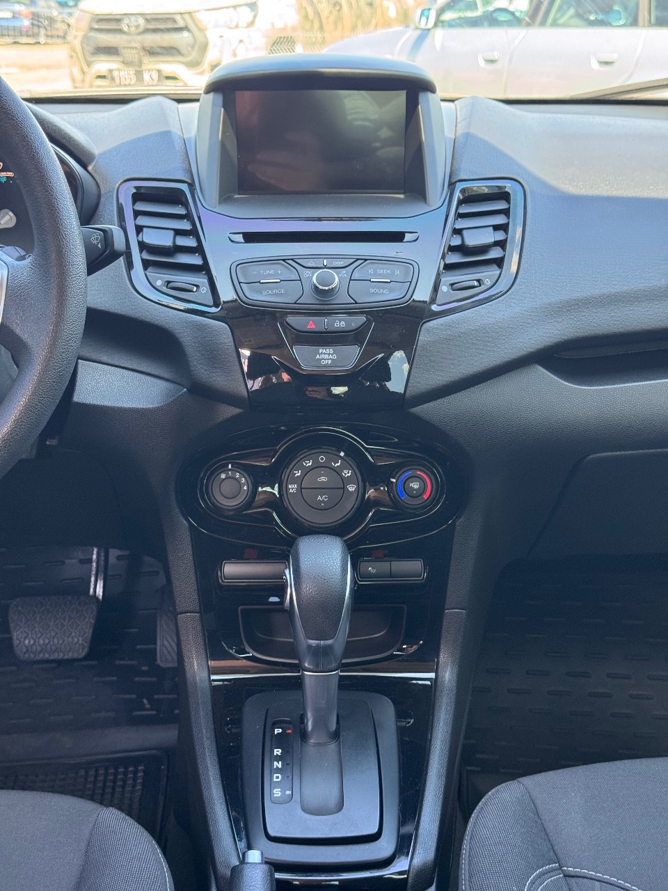 Ford Fiesta - фото 29