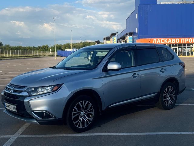 Mitsubishi Outlander - фото 4