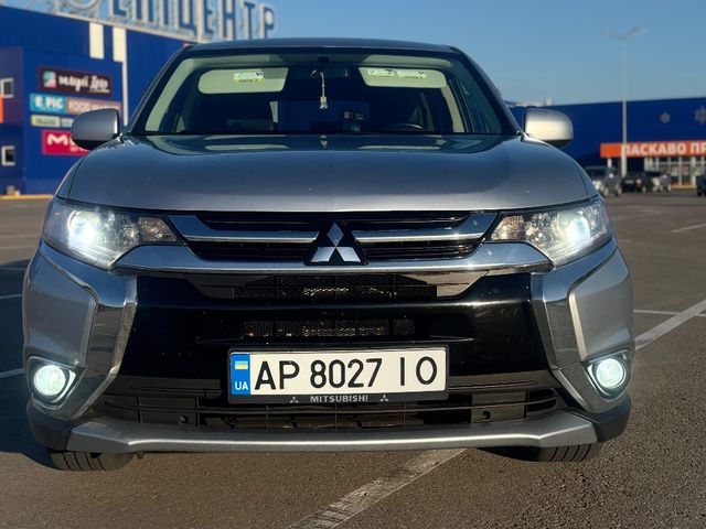 Mitsubishi Outlander - фото 2