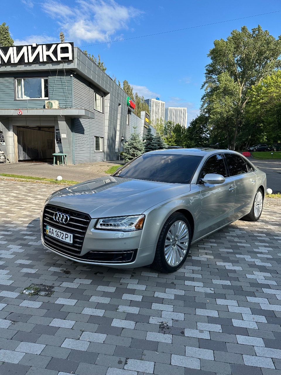 Audi A8 - фото 2