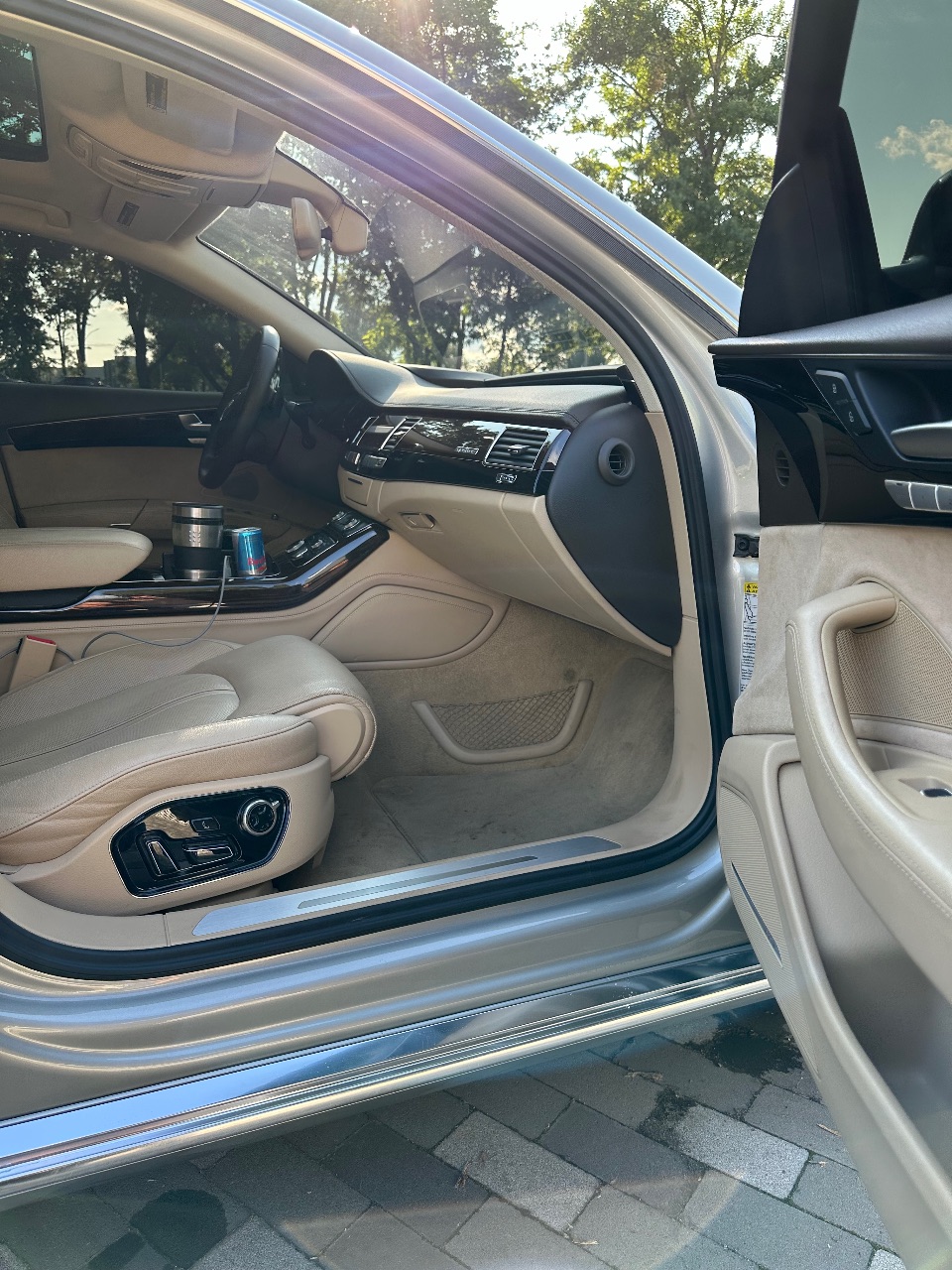 Audi A8 - фото 13