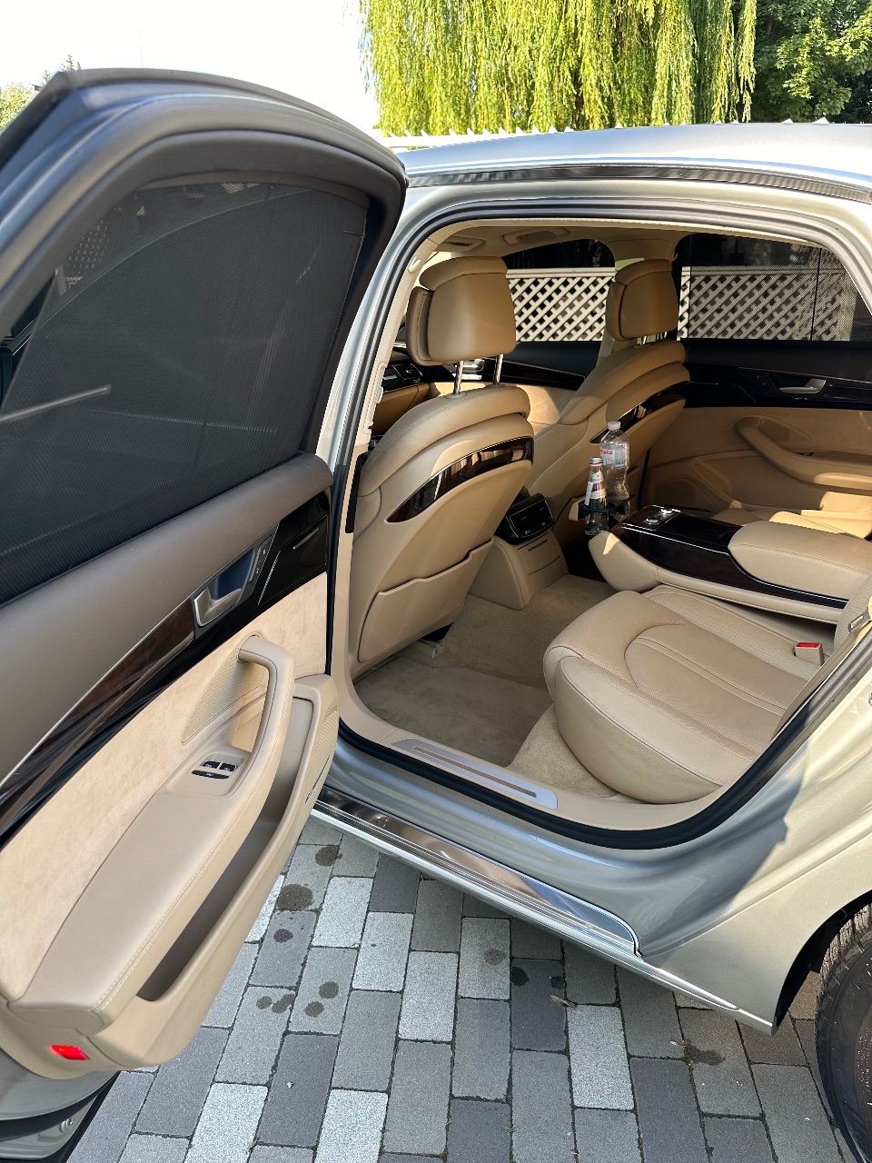 Audi A8 - фото 6