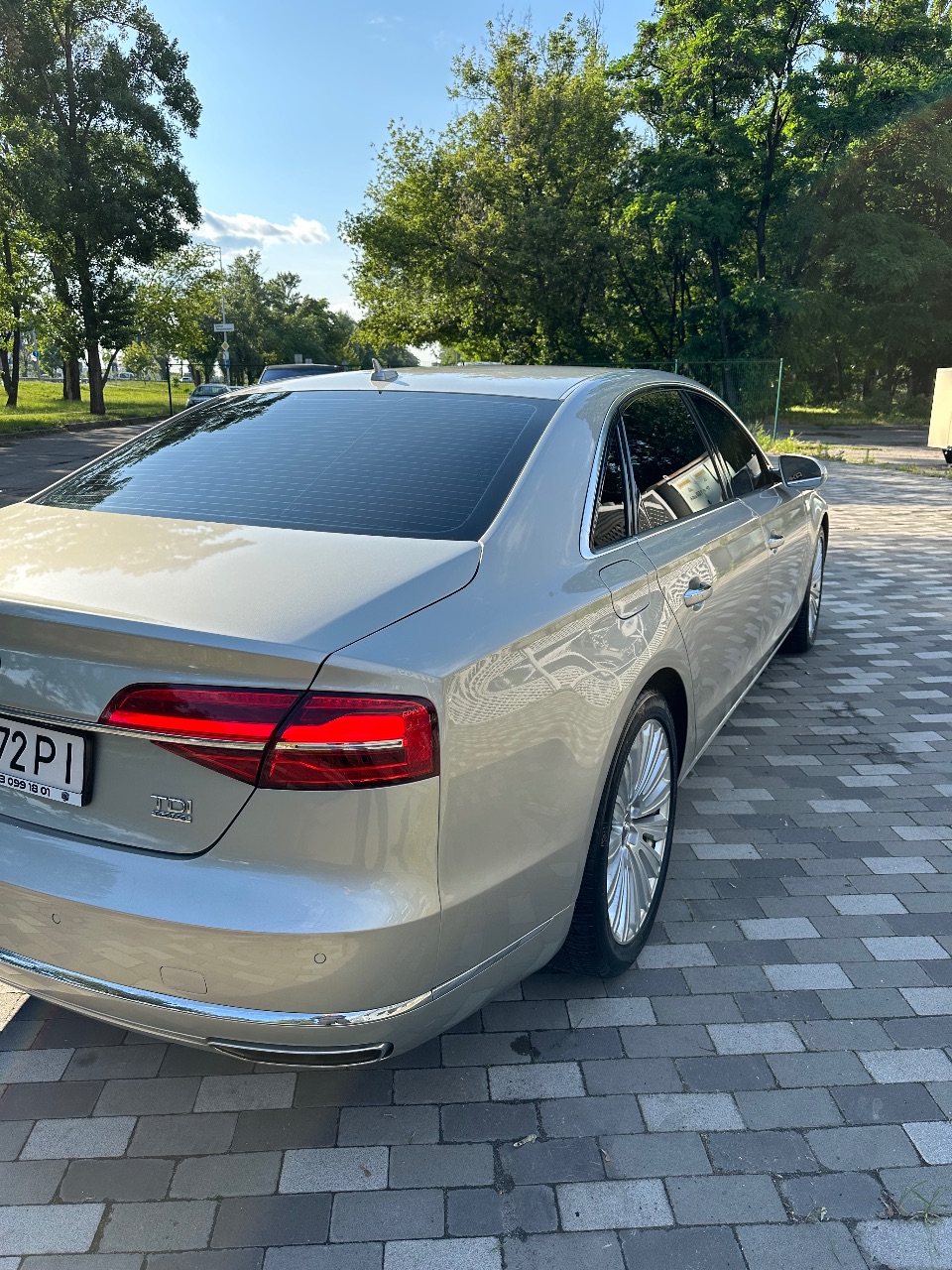 Audi A8 - фото 9
