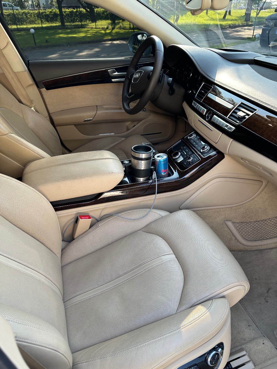 Audi A8 - фото 15