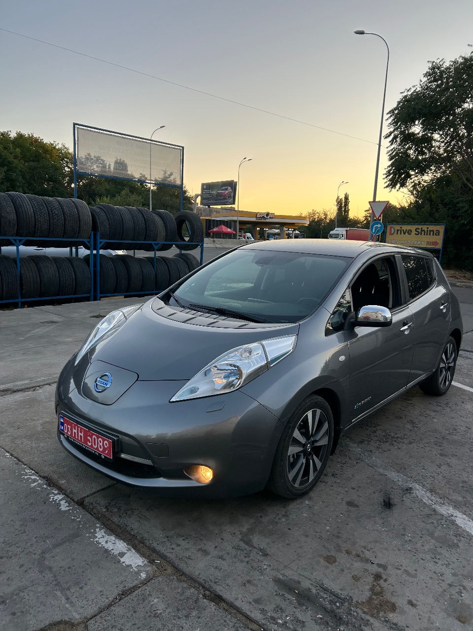 Nissan Leaf - фото 2