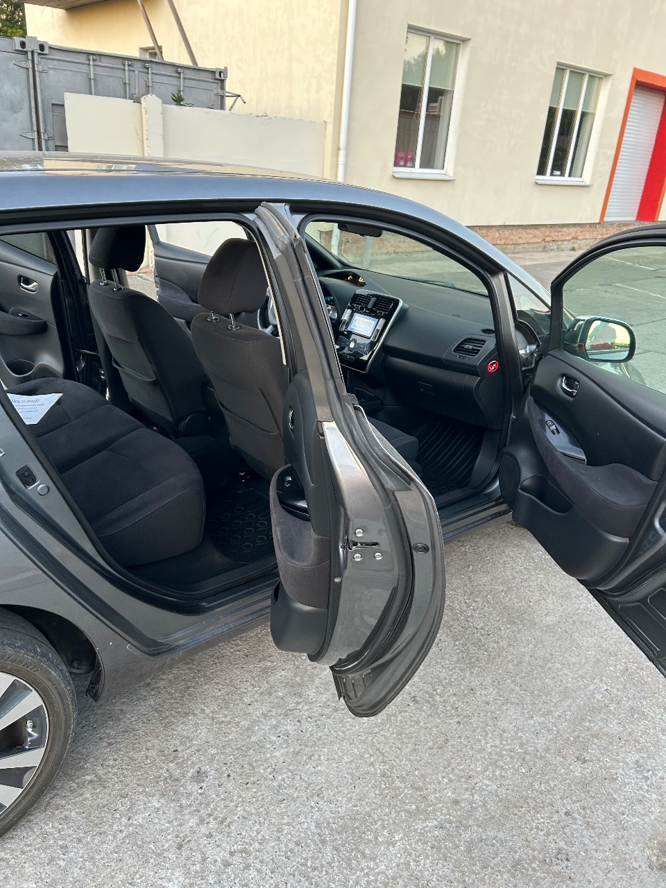 Nissan Leaf - фото 10