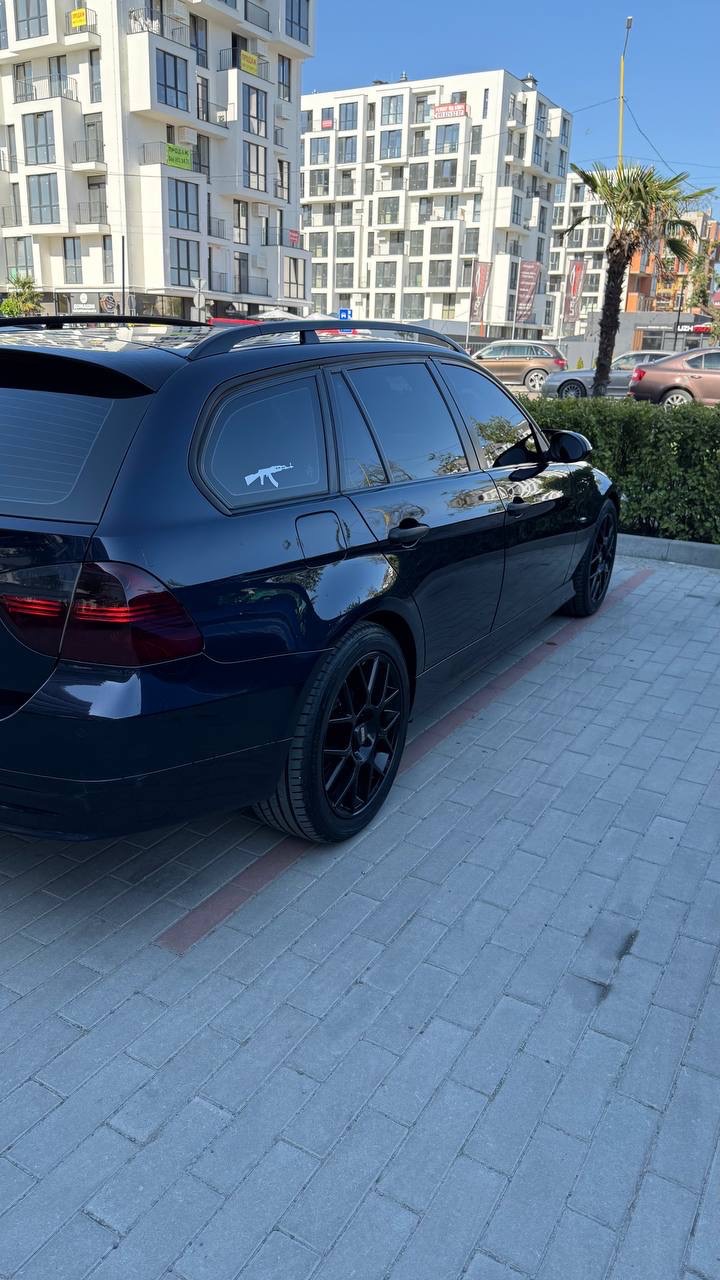 BMW 3 серії - фото 1