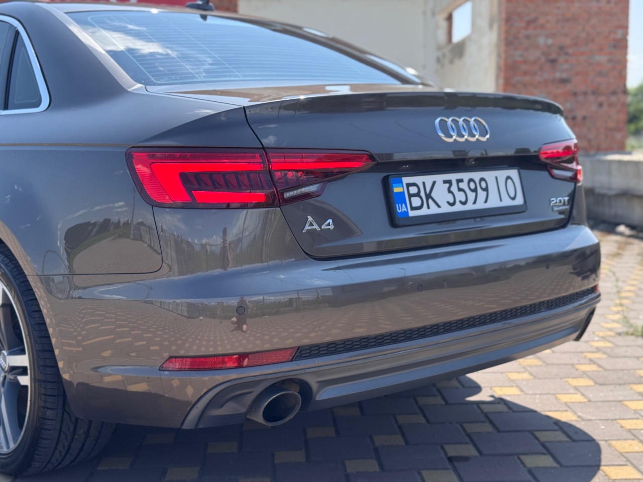 Audi A4 - фото 5