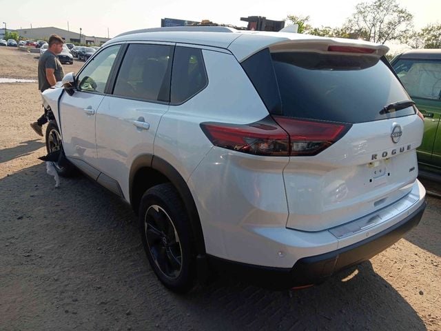 Nissan Rogue - фото 4