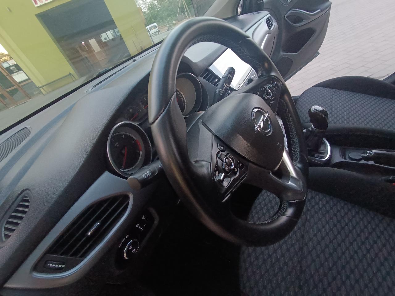 Opel Astra - фото 13