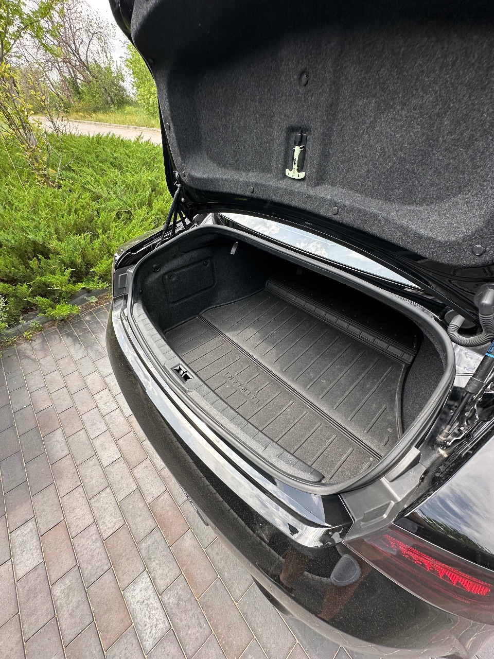 Infiniti Q60 - фото 16