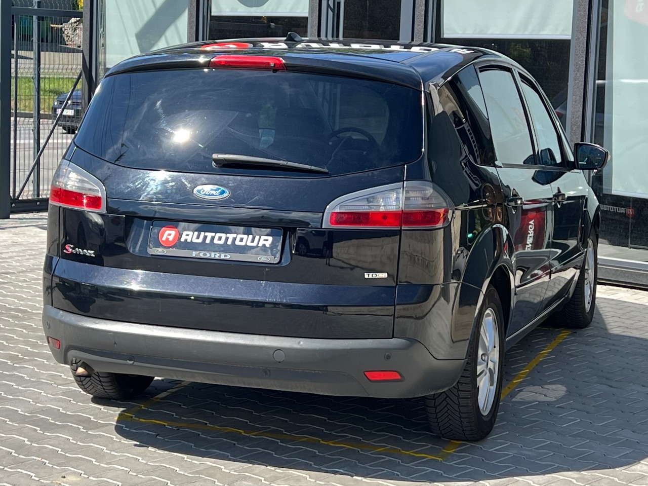 Ford S-MAX - фото 8