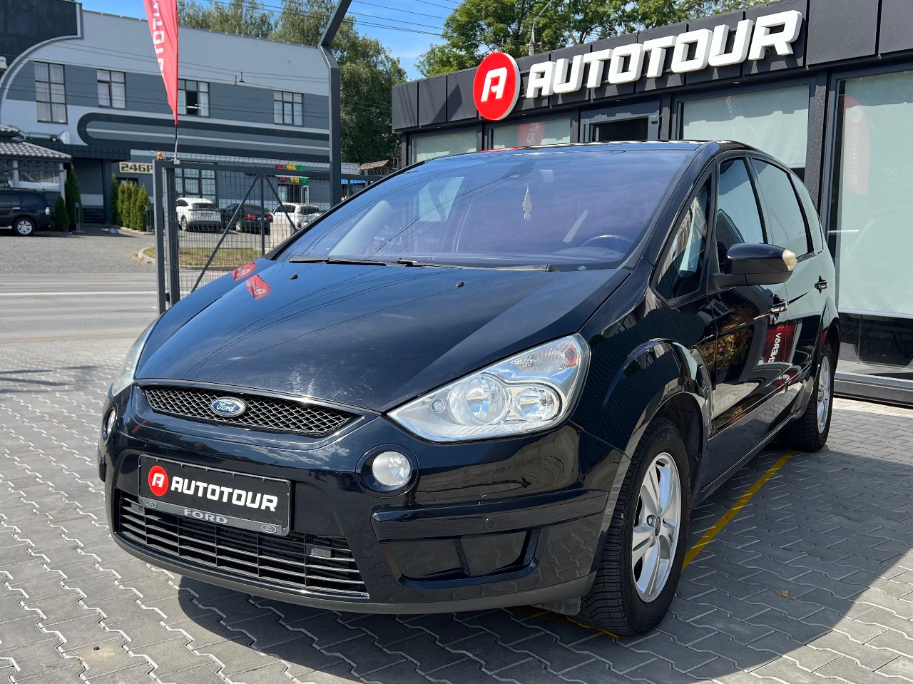 Ford S-MAX - фото 2