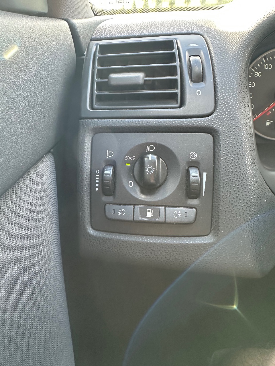 Volvo V50 - фото 15