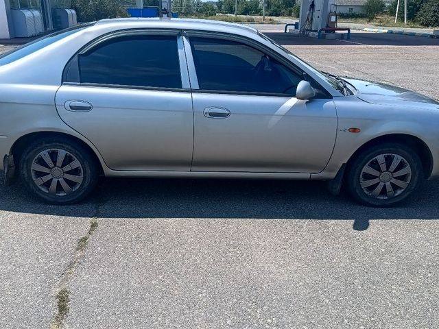 Kia Shuma - фото 2