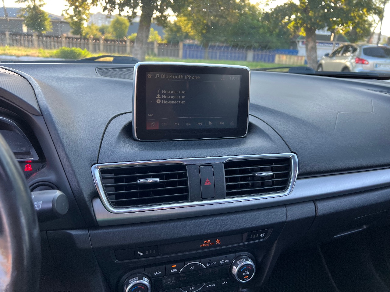 Mazda 3 - фото 10