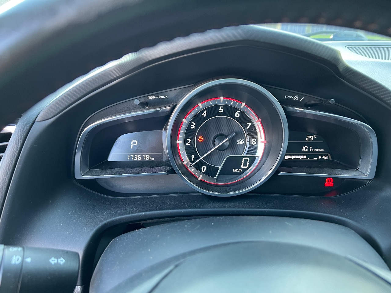 Mazda 3 - фото 9