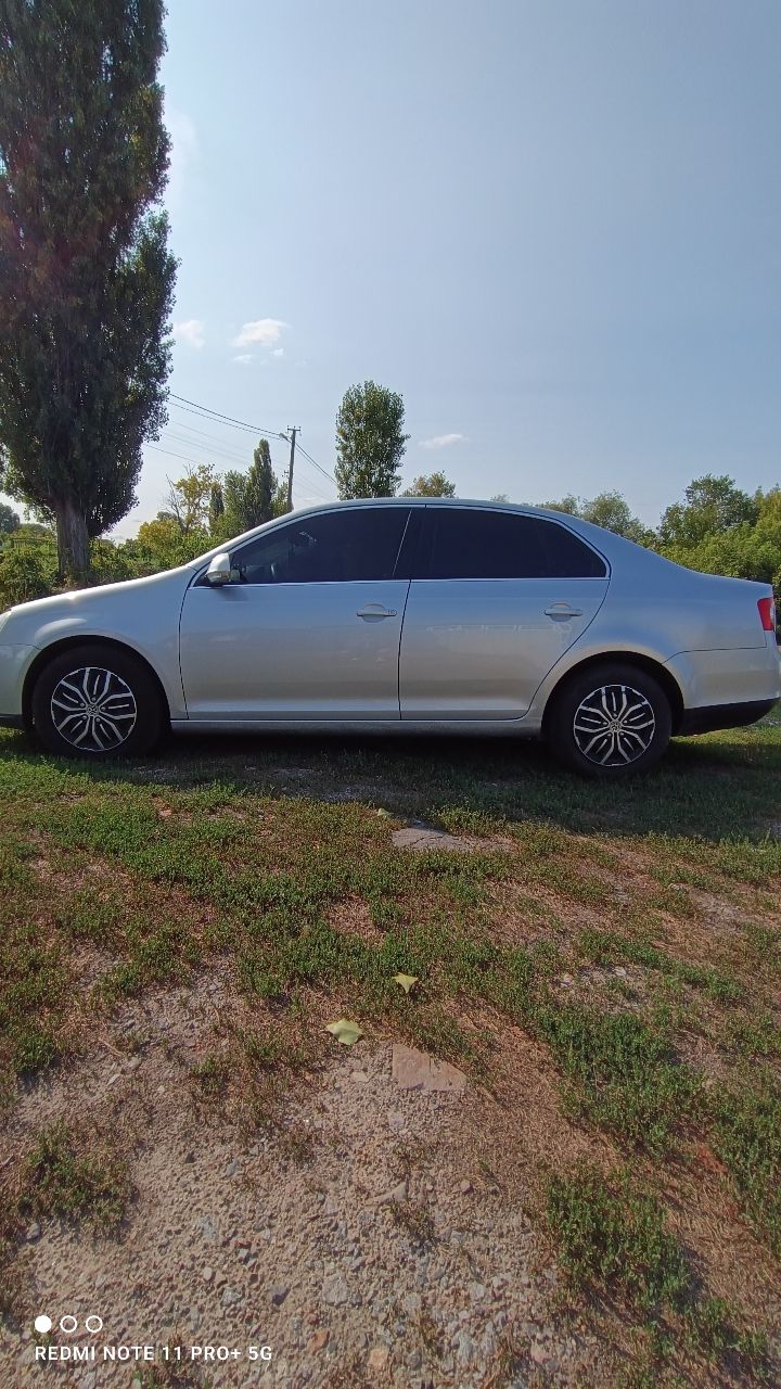 Volkswagen Jetta - фото 12