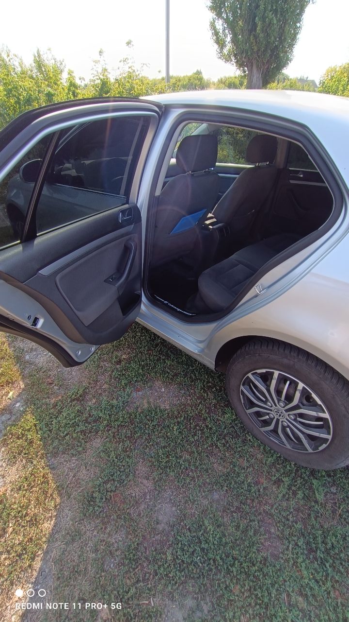 Volkswagen Jetta - фото 13