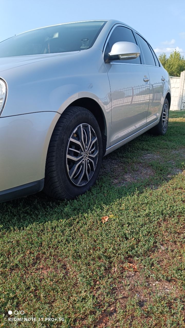 Volkswagen Jetta - фото 11