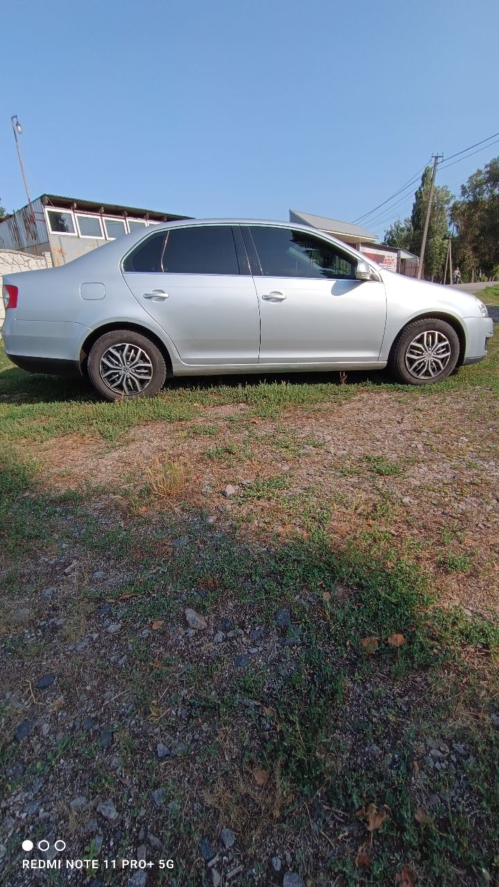 Volkswagen Jetta - фото 5