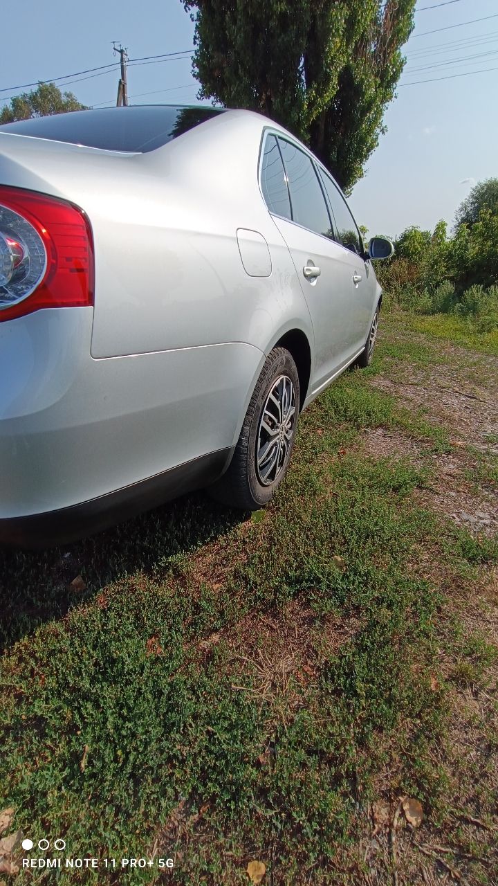 Volkswagen Jetta - фото 17