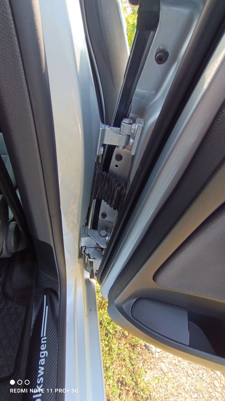 Volkswagen Jetta - фото 2