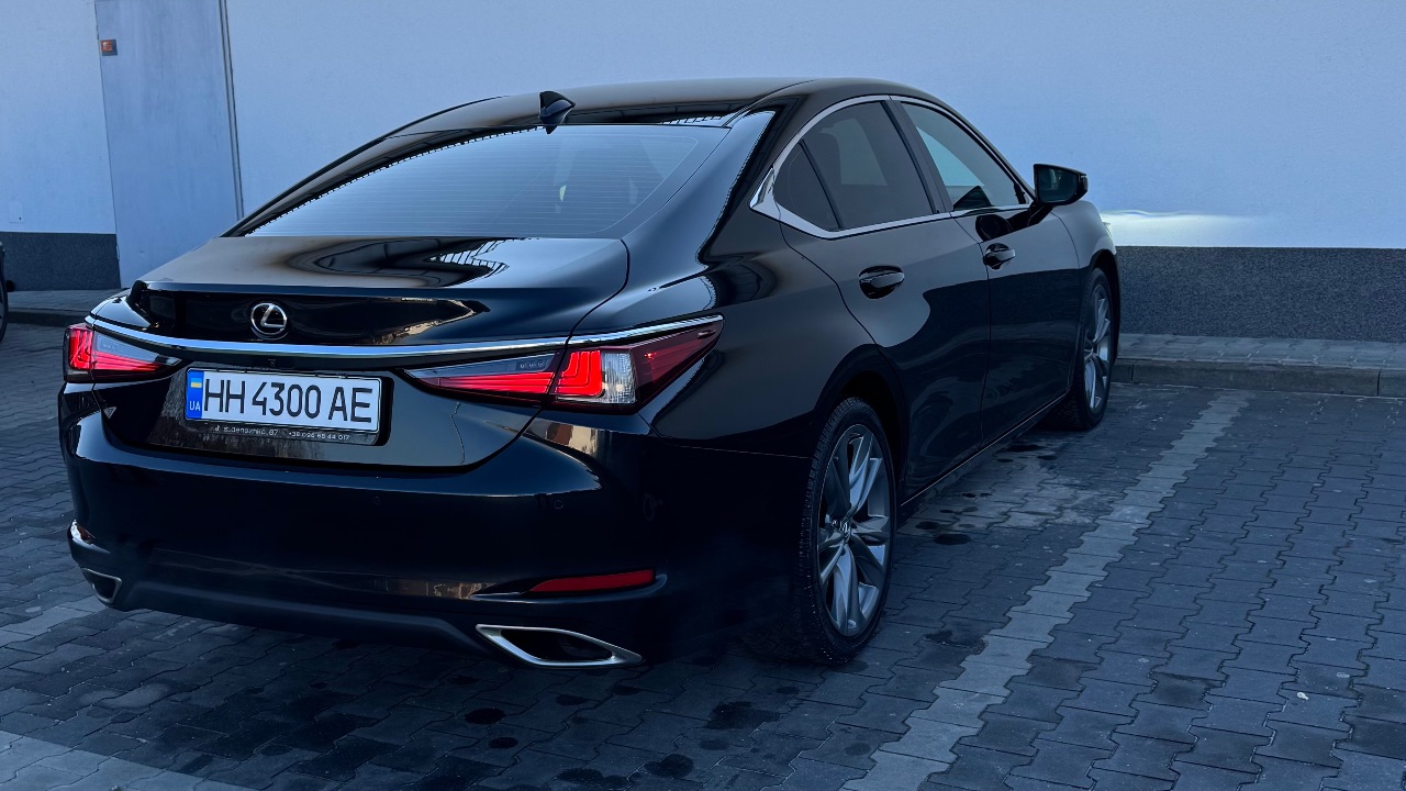 Lexus ES - фото 7