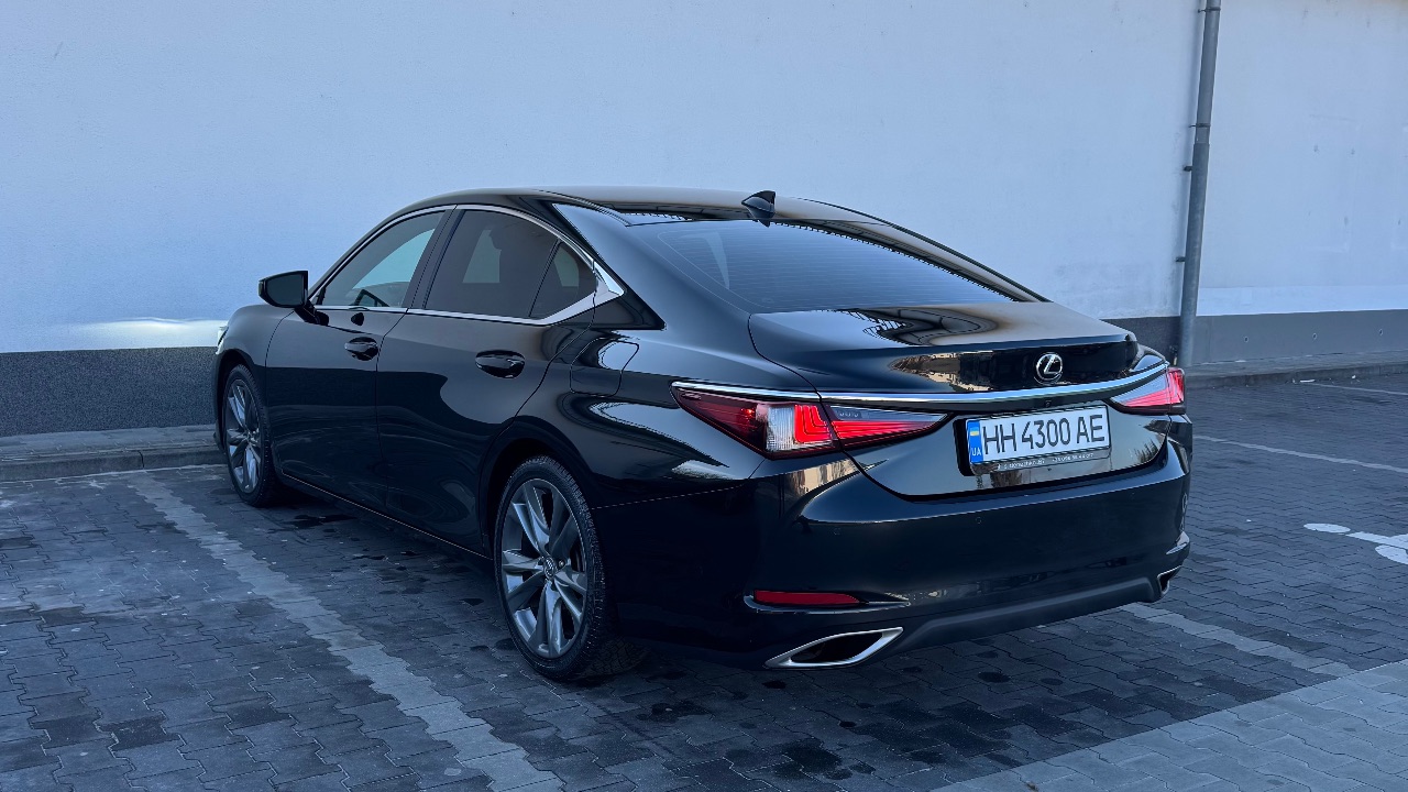 Lexus ES - фото 6
