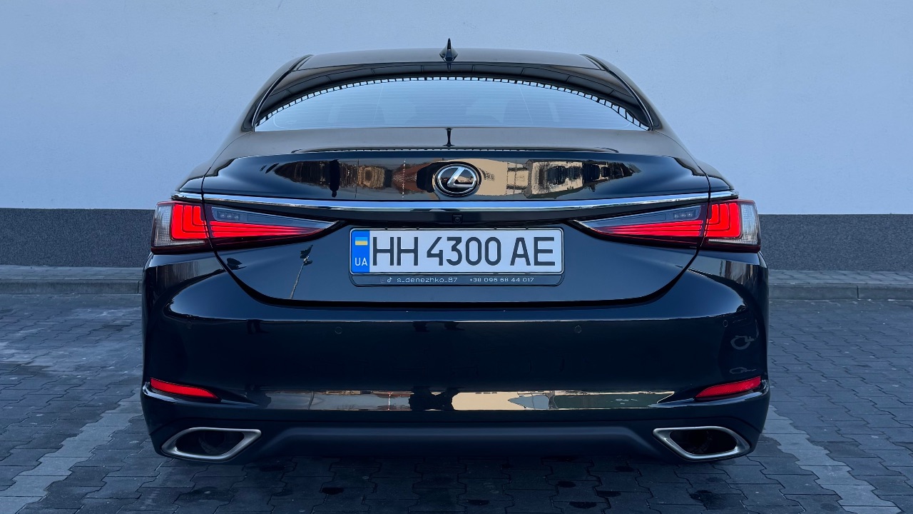 Lexus ES - фото 11